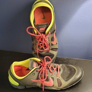*NIKE training/cross training shoes BRIGHT COLORS* NEW! Women's 9